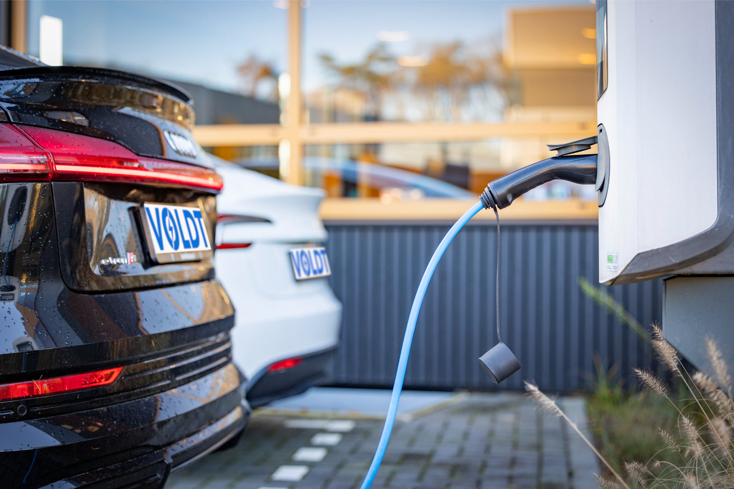 Unravelling the charging capacity of electric cars and charging cables